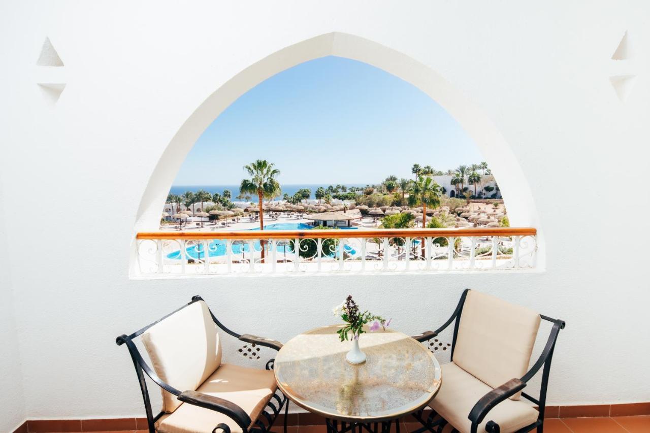 Camera Matrimoniale con Vista Piscina