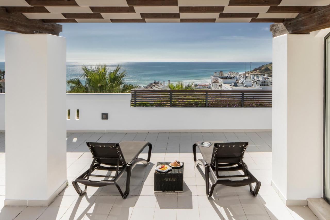 Three-Bedroom Apartment Rooftop Terrace