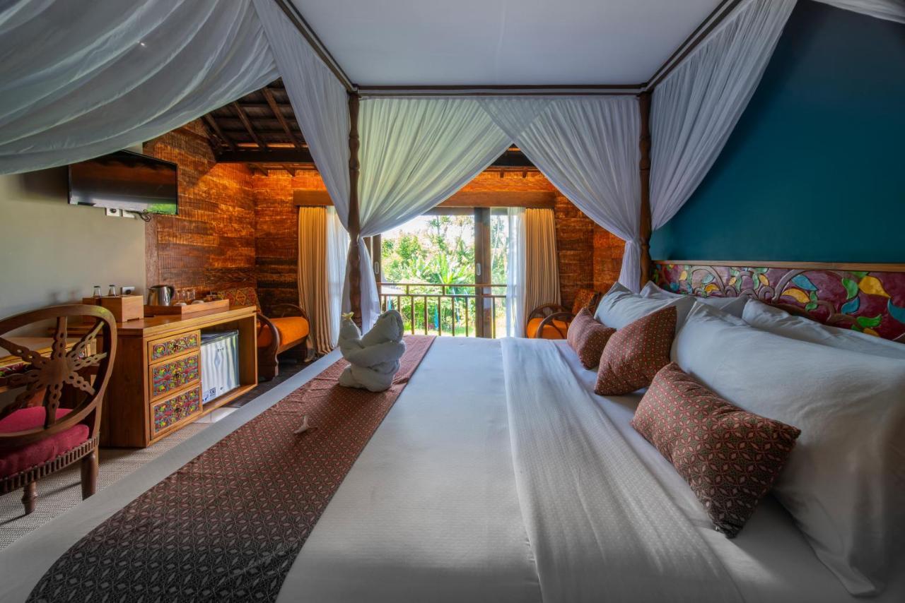 Ethnic Three-Bedroom Villa Pool