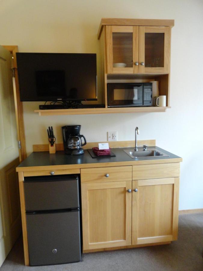 Deluxe Studio Suite