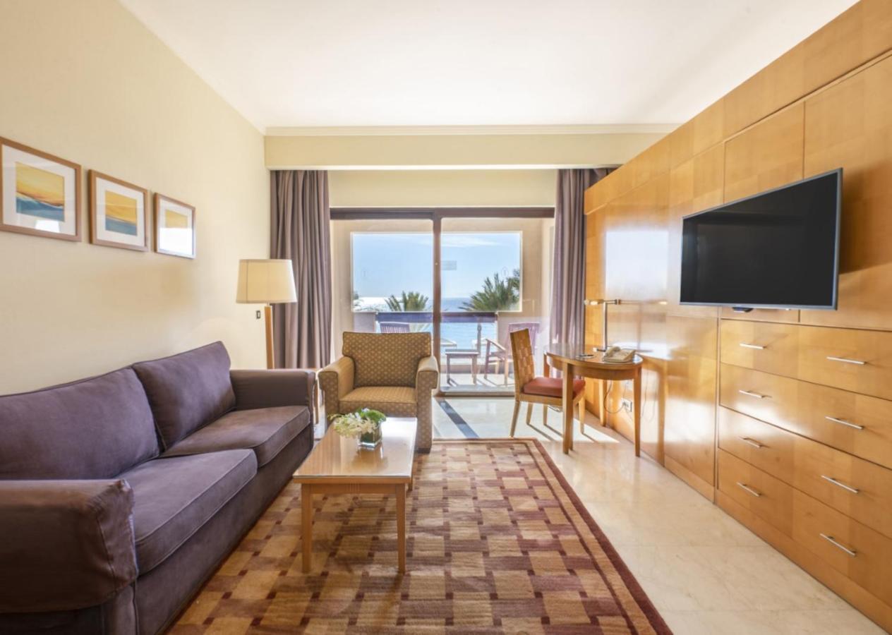 One-Bedroom Suite with Sea View