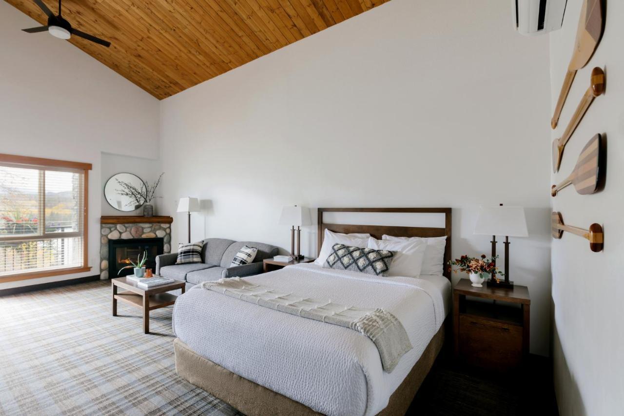 Cavell Room One Queen bed one Sofabed,1029615307:JPEG