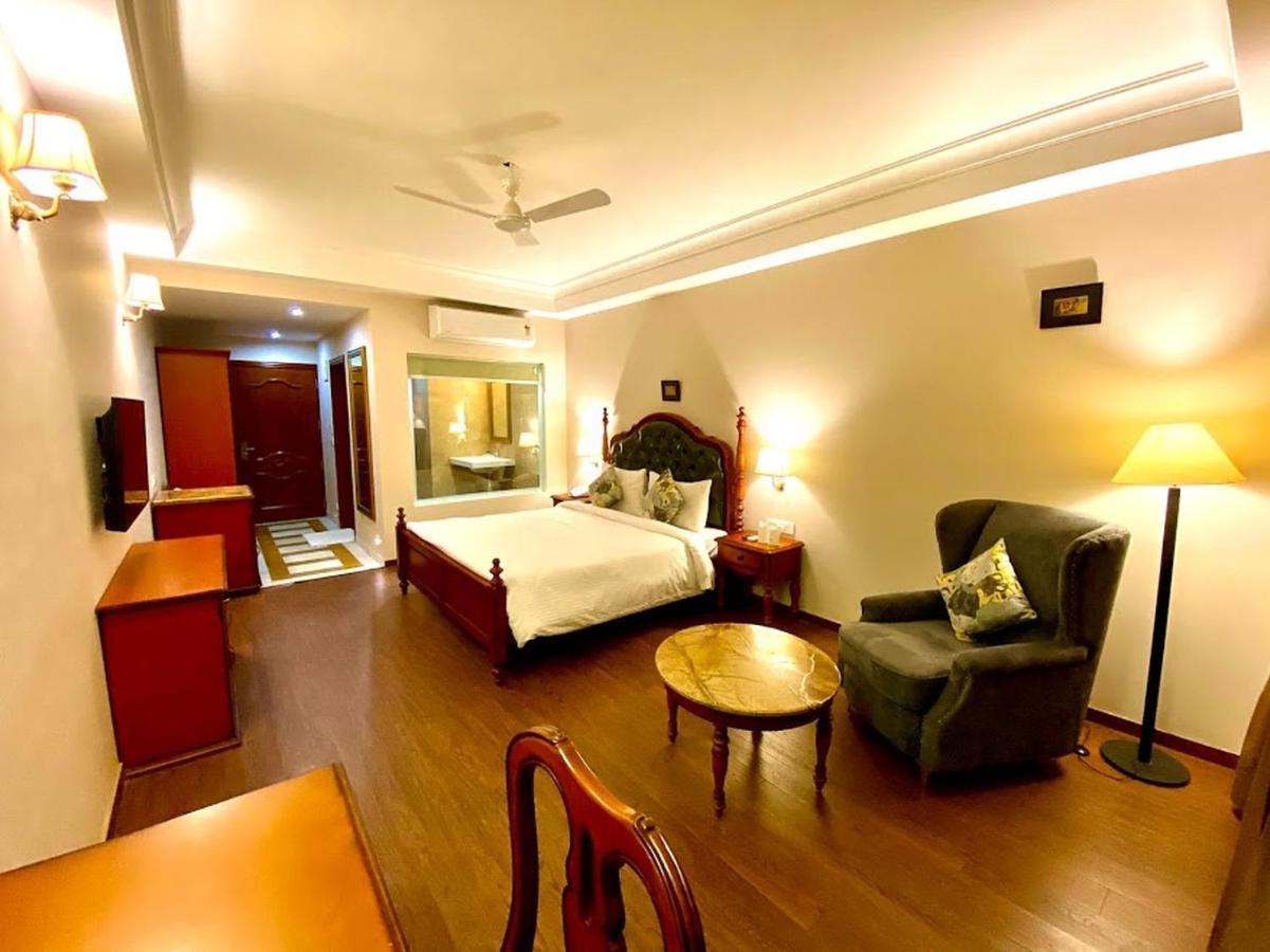 Large Double Room