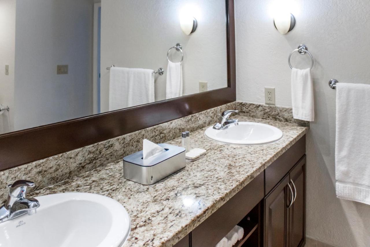 One-Bedroom King Suite,1040143720:JPEG