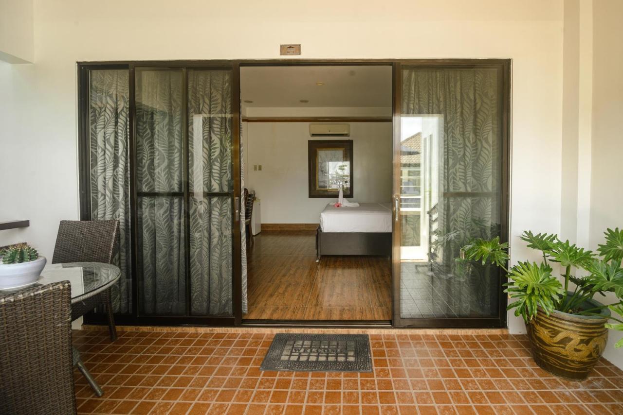 Queen Room with Balcony