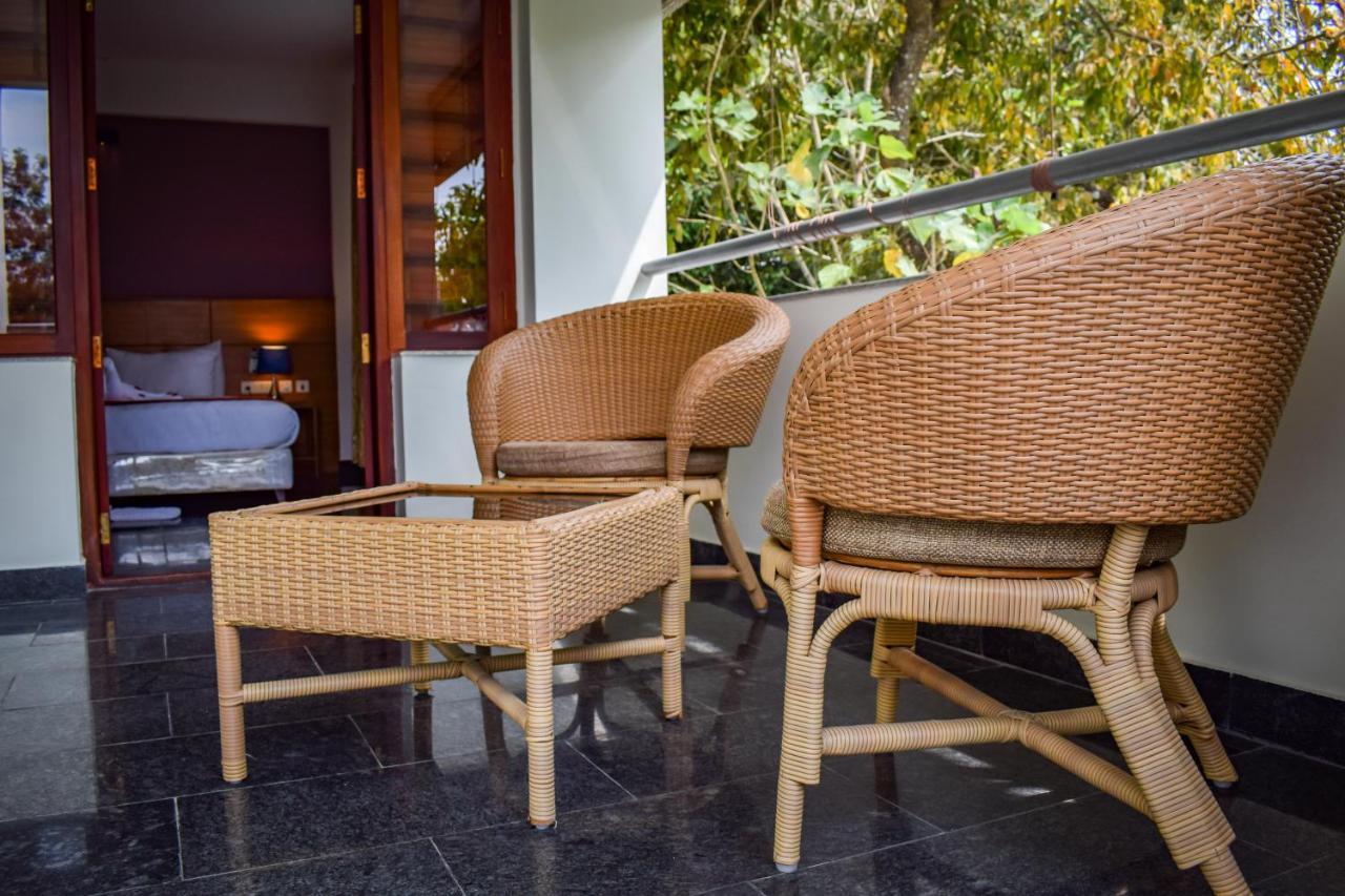 Suite,1525356760:JPEG