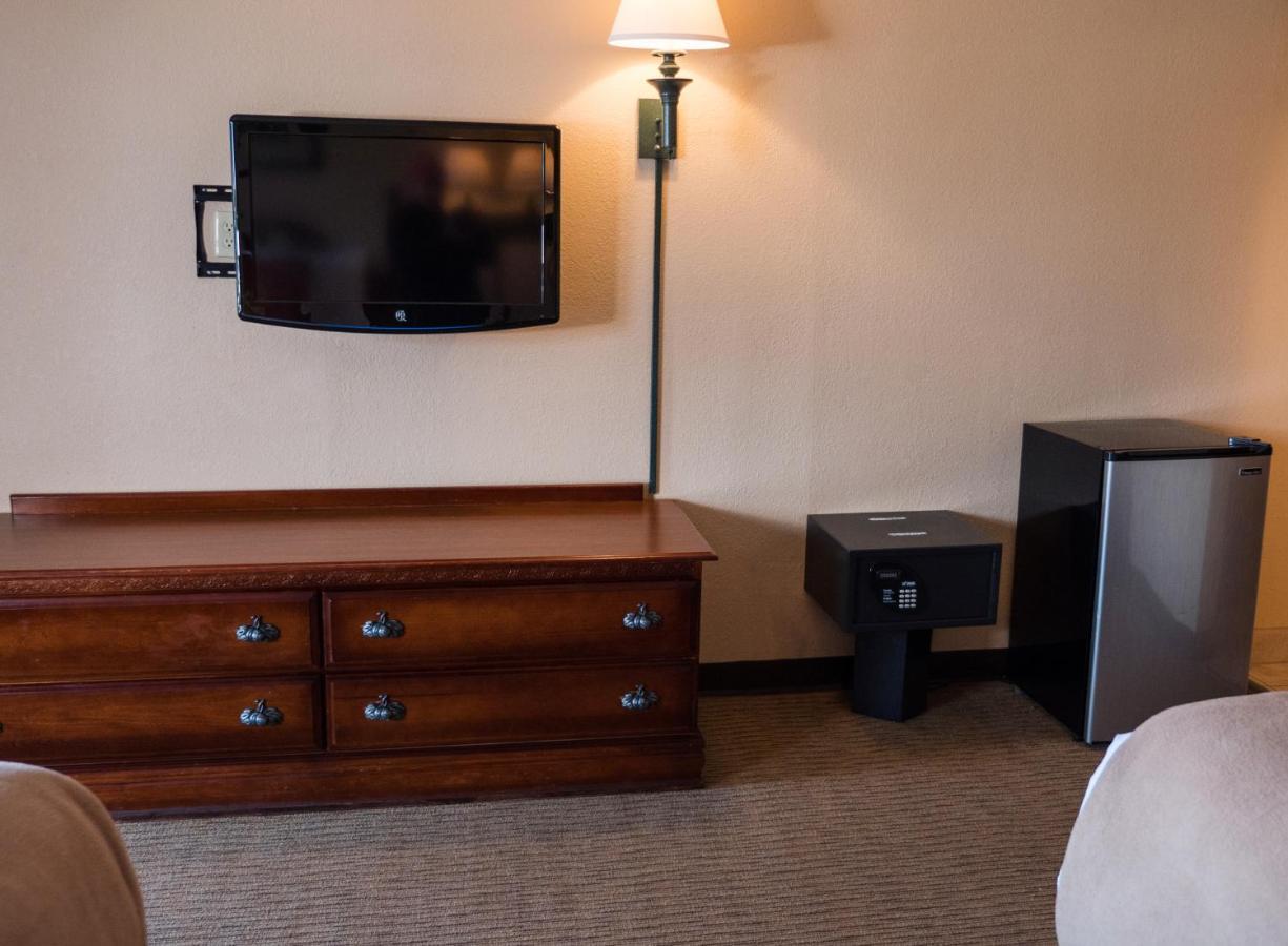 Double Queen Guestroom