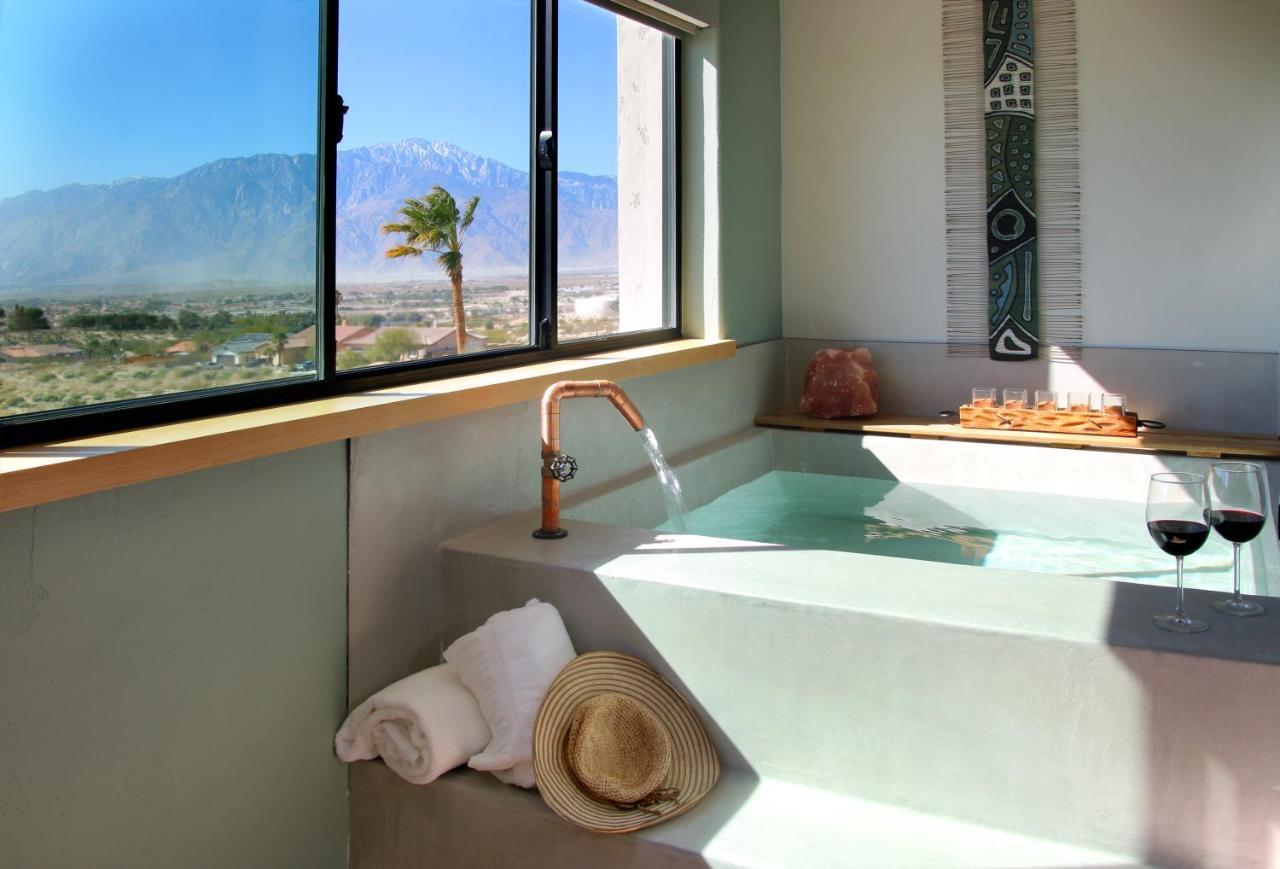 Spa Suite, Mountain View, 1st Flr King
