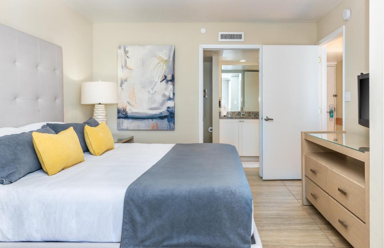One Bedroom Pool or Beach View Suite
