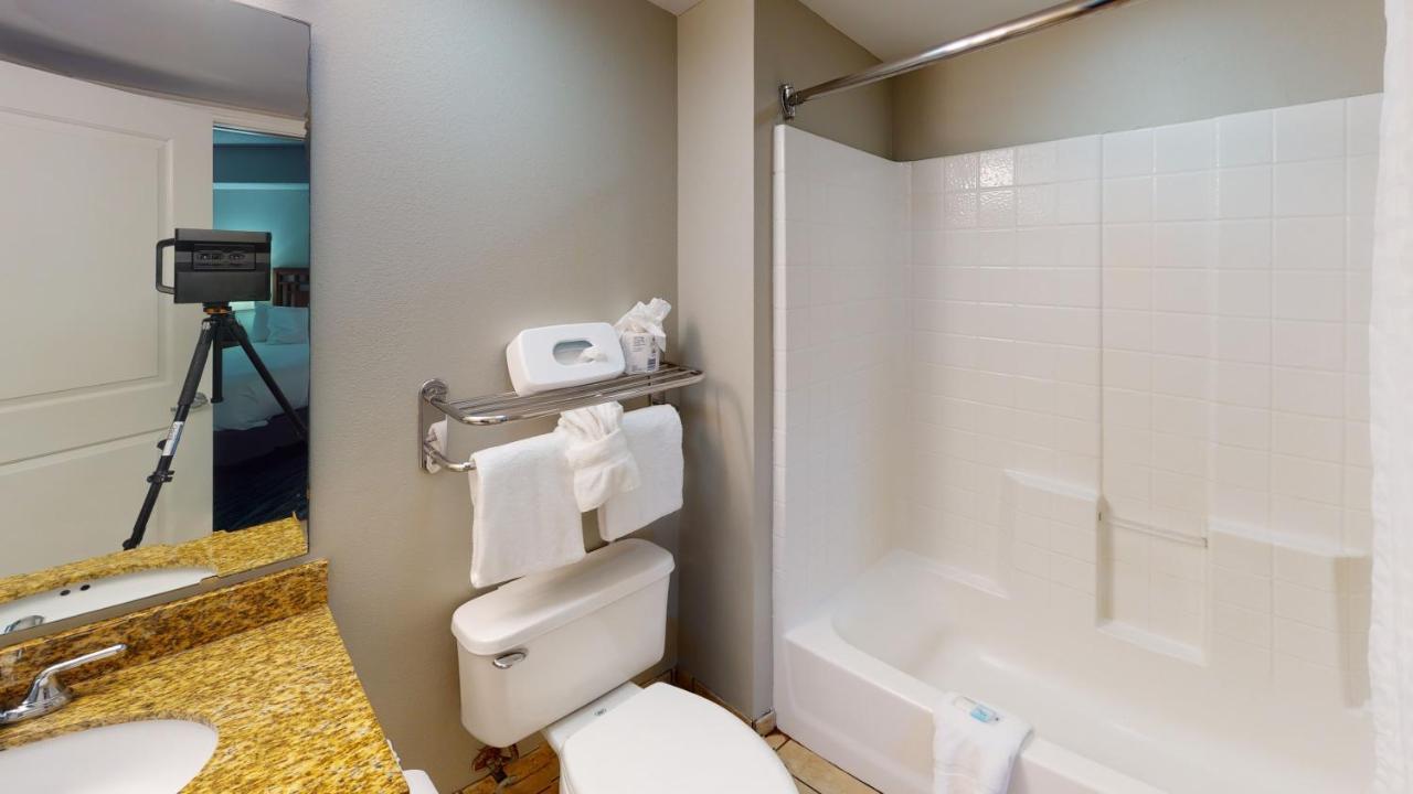 Angle Ocean Front Three-Bedroom Suite Partial View
