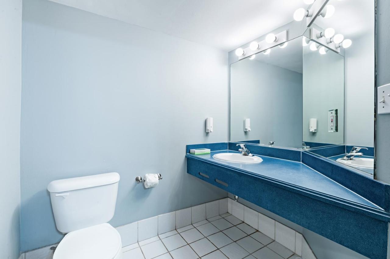 Suite with Balcony,1197826183:JPEG