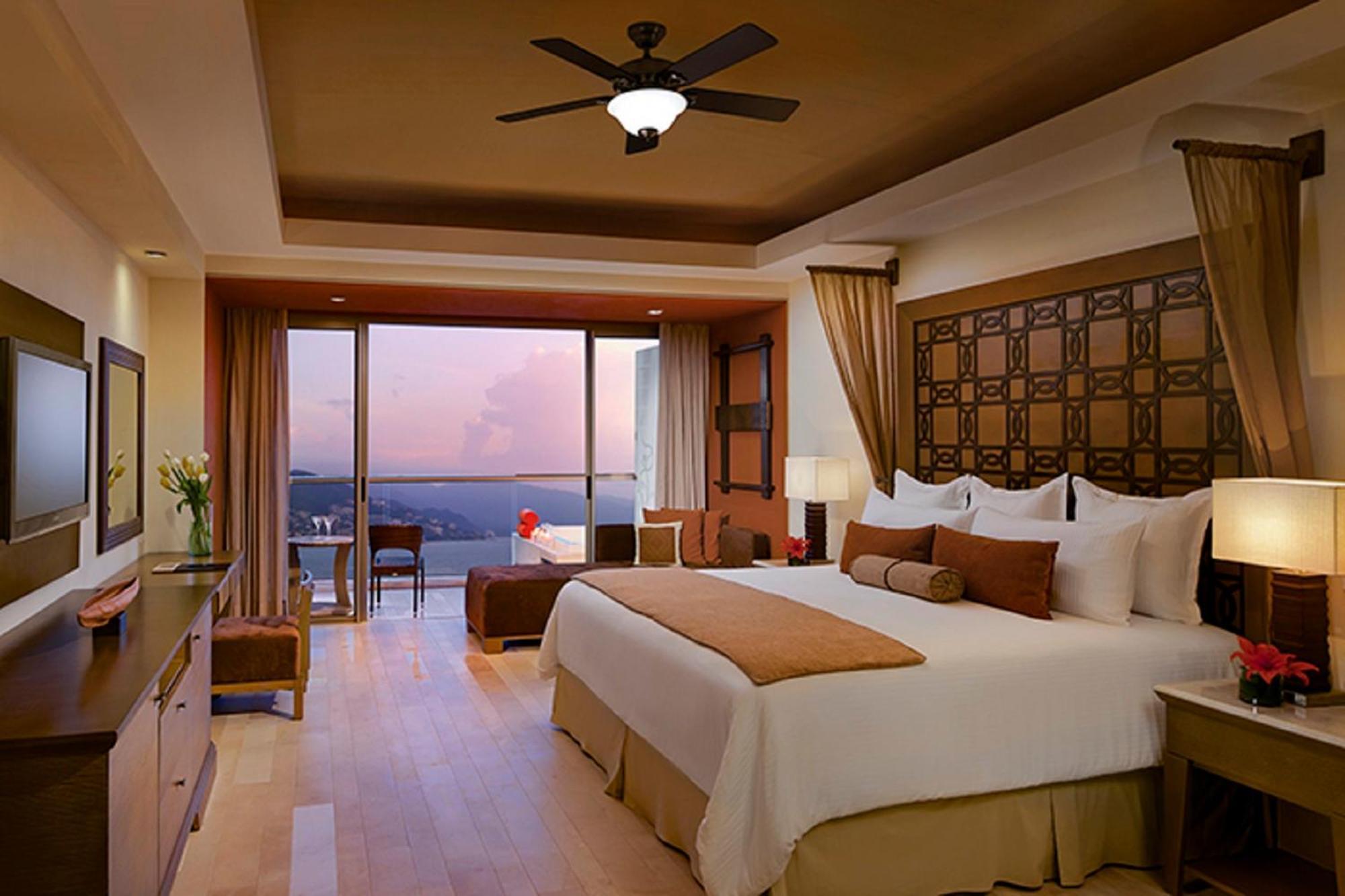 Preferred Club Junior Suite Ocean View King