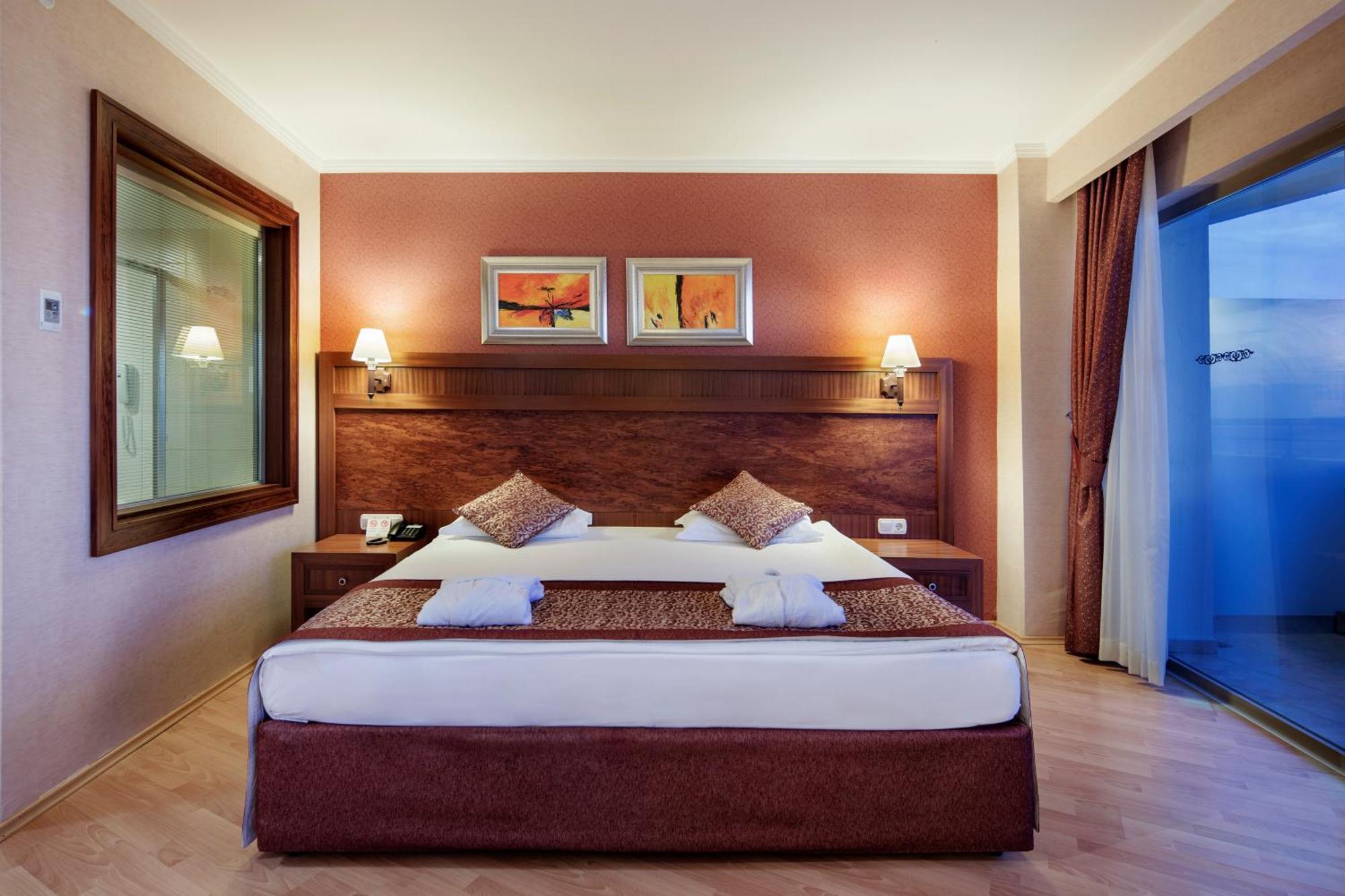 Standard Double or Twin Room Garden View