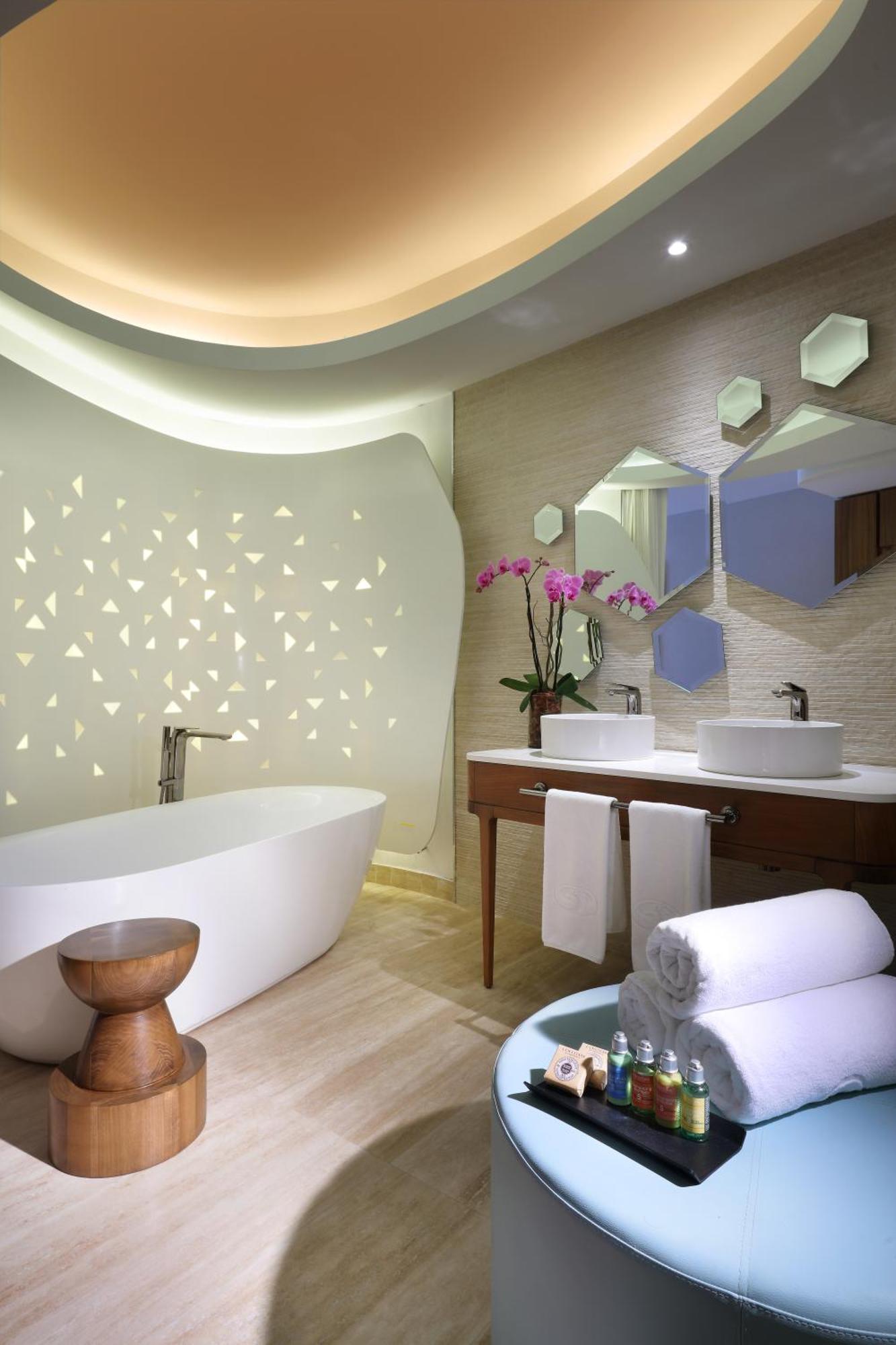 Junior Suite Beachside Ocean View