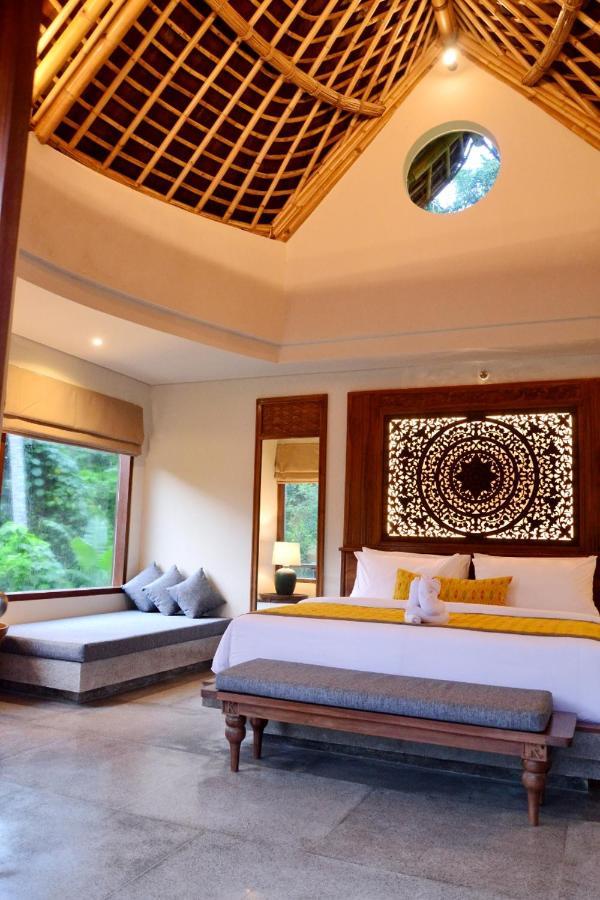 Royal Maha Pool Suite