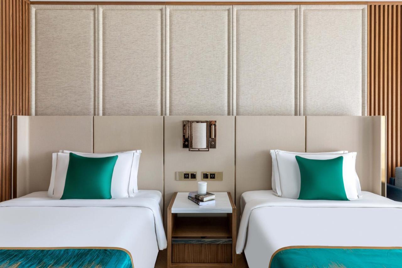 Luxury Sea View Room Twin Bed