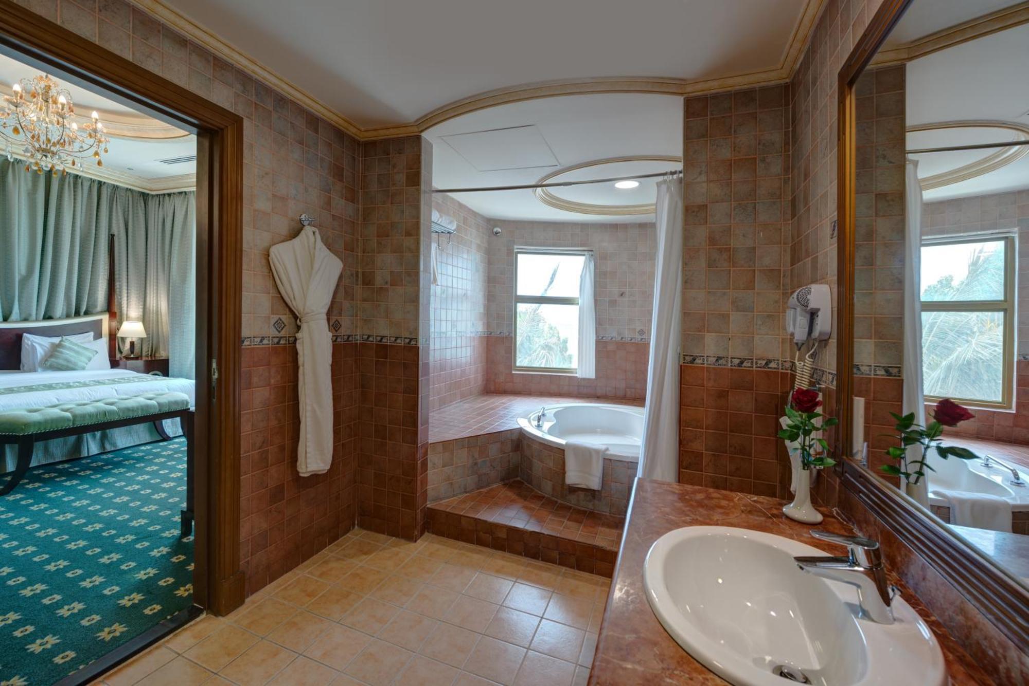 Executive Suite,1235246522:JPEG