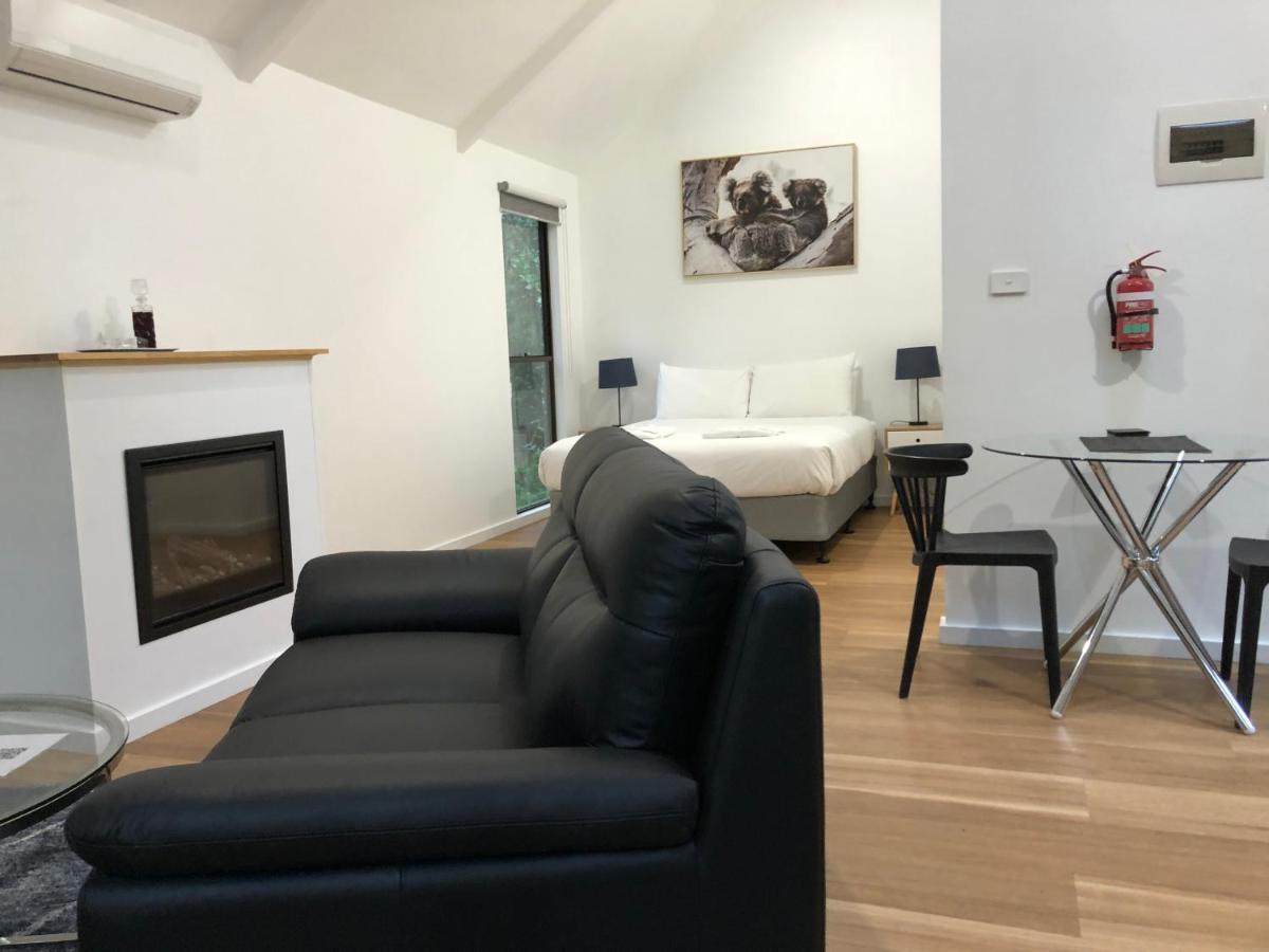 Studio with Spa Bath
