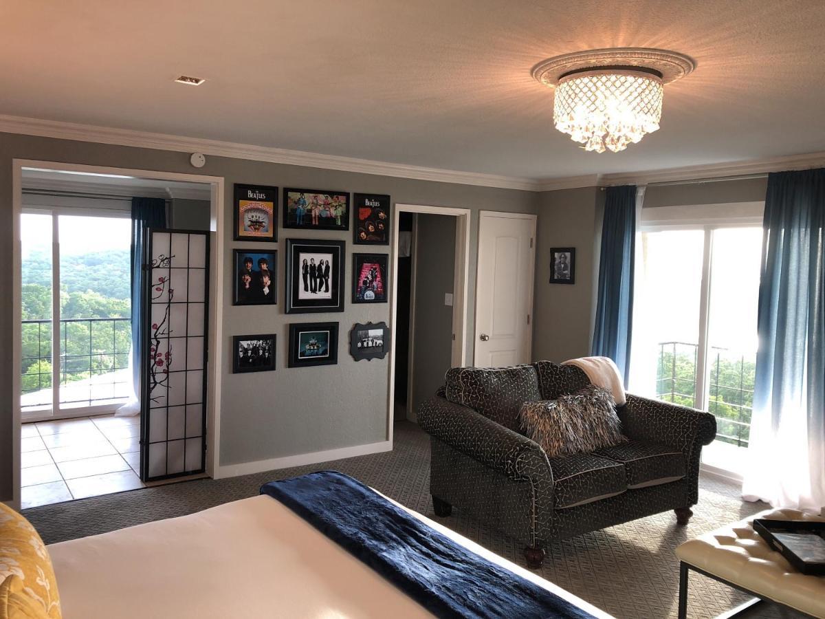 One Room Suite with Balcony - Non Smoking