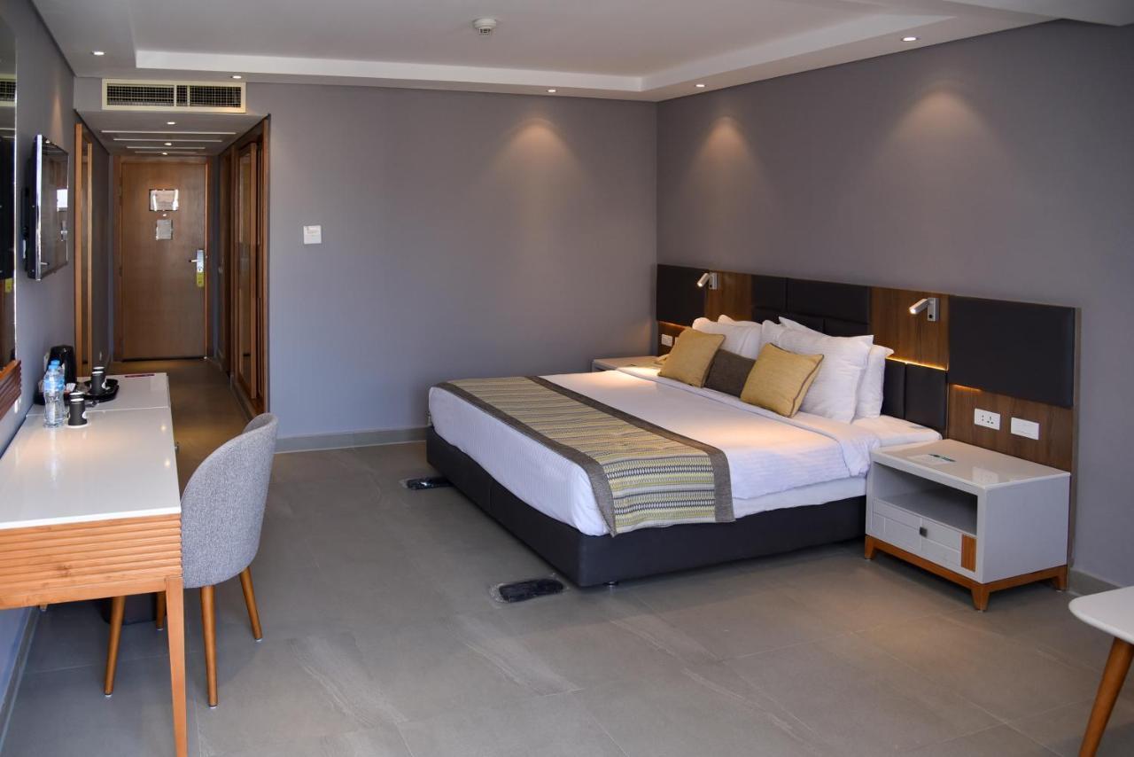 Jacuzzi Suite Posh Club