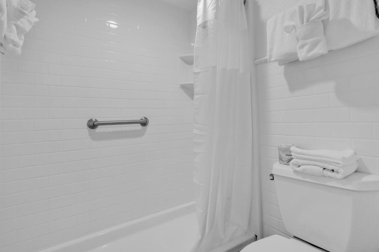 Double Room Pool View,1697829473:JPEG