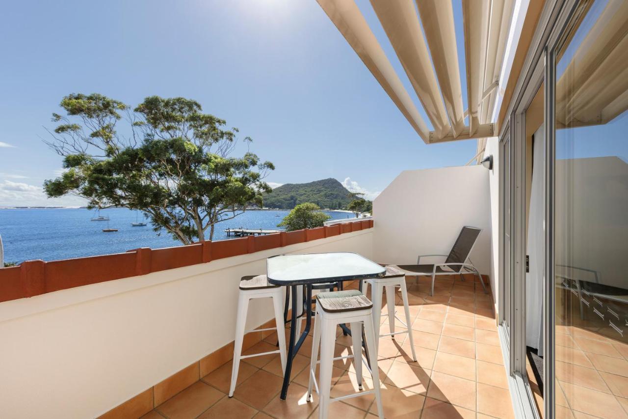 Deluxe Two-Bedroom Apartment - Beachfront