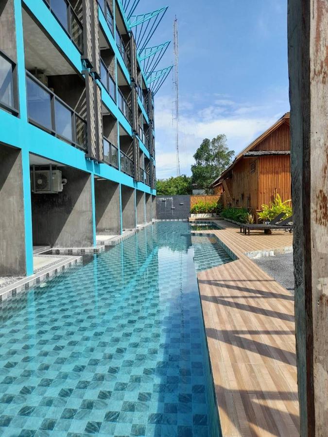 Chambre de Luxe - Accès Piscine