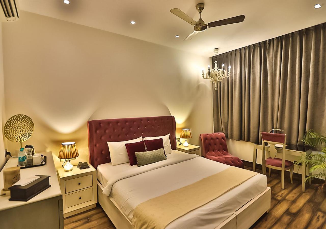 Deluxe Room, INR 500 OFF on Airport Transfer and Spa Session