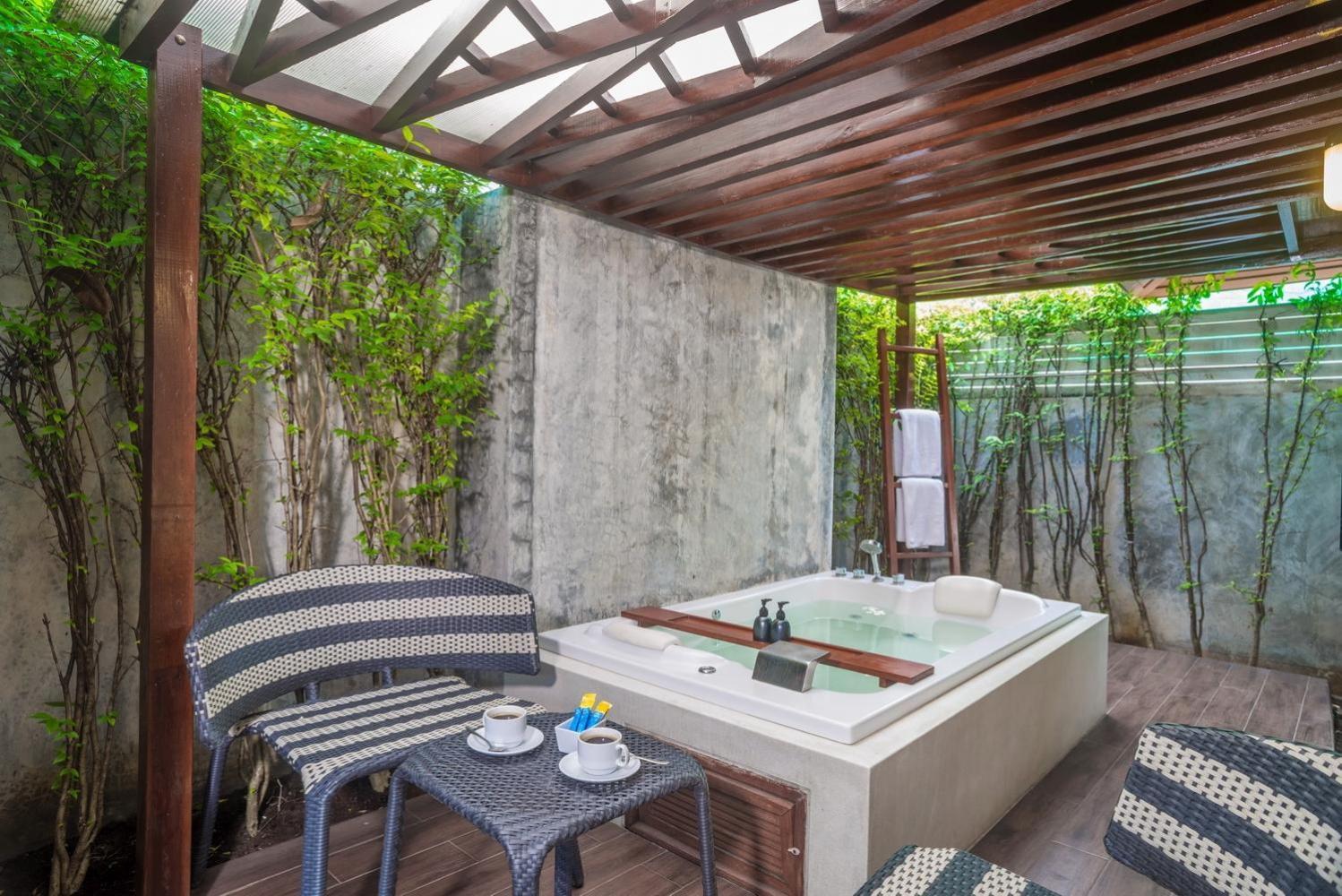 Private Jacuzzi Villa - Twin