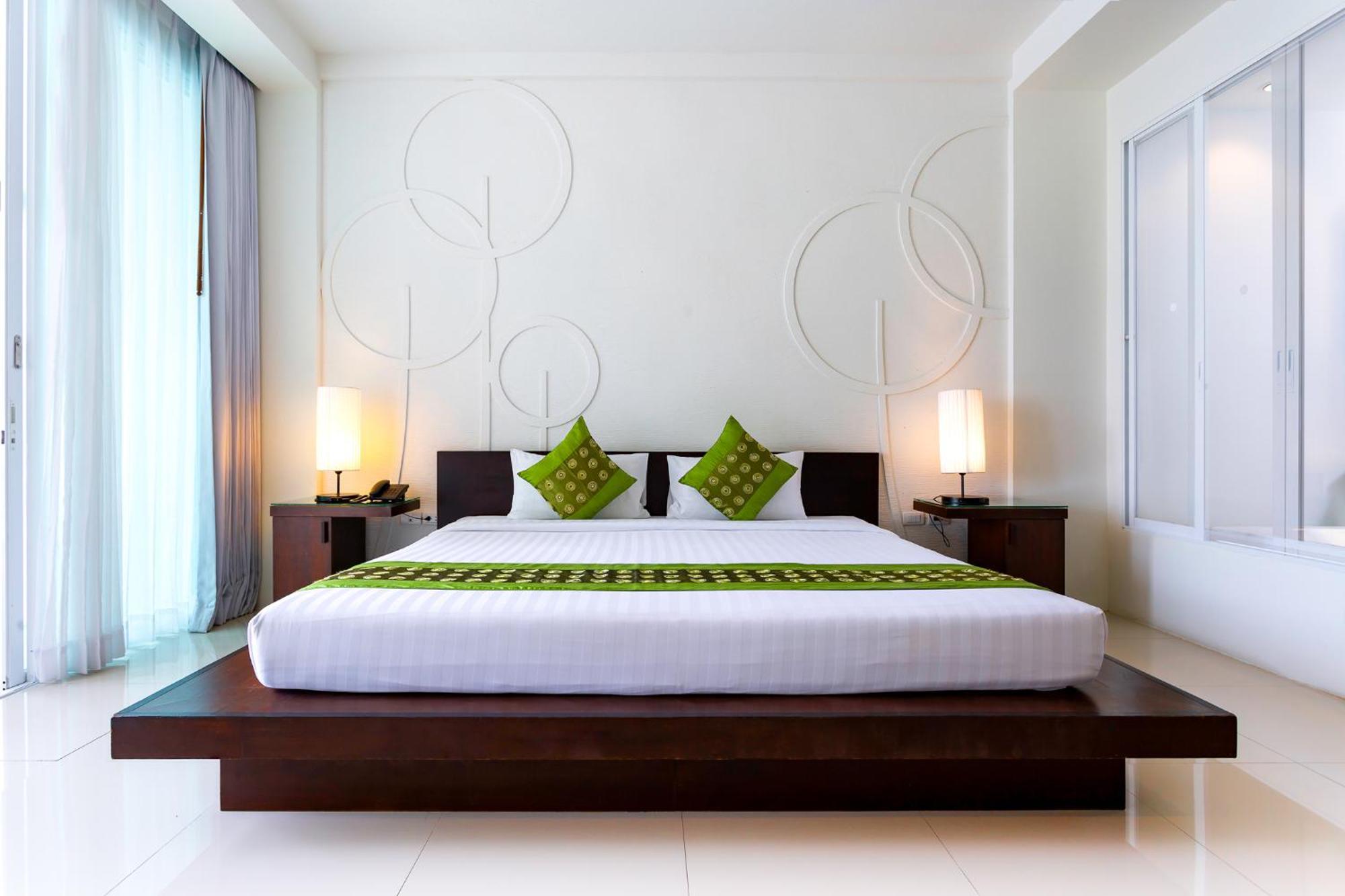 Deluxe Double or Twin Room with Pool View,1274275588:JPEG