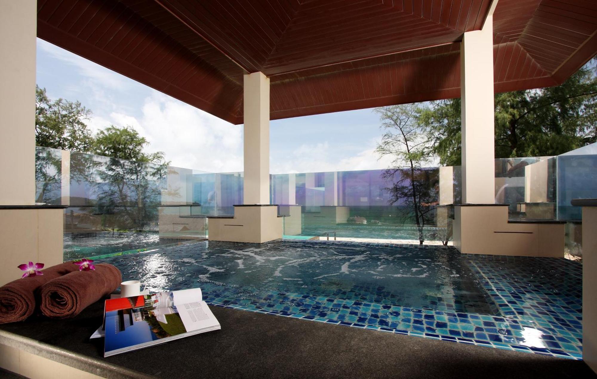Three-Bedroom Royal Jacuzzi Penthouse