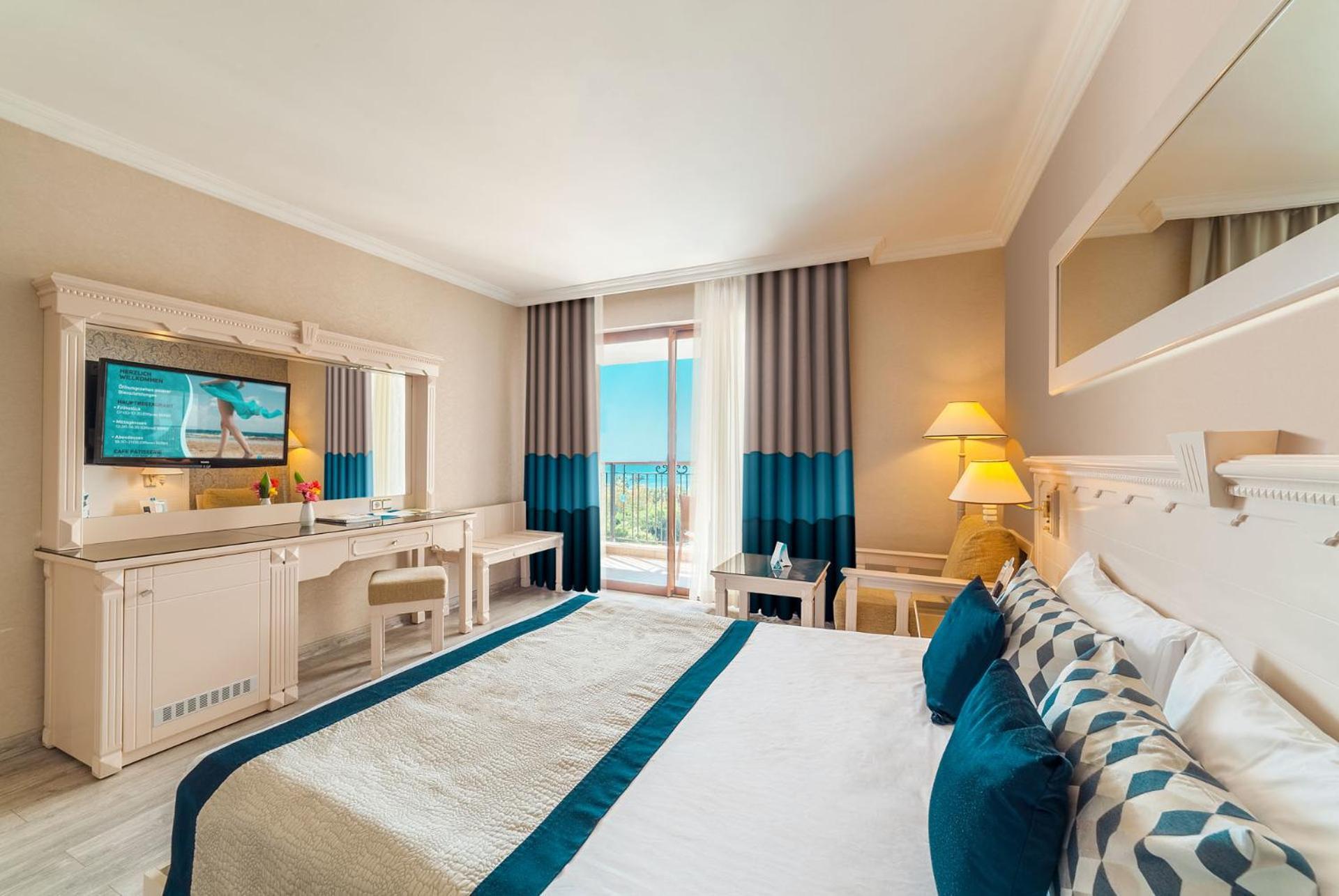 Hotel Senior Suite,1274934130:JPEG