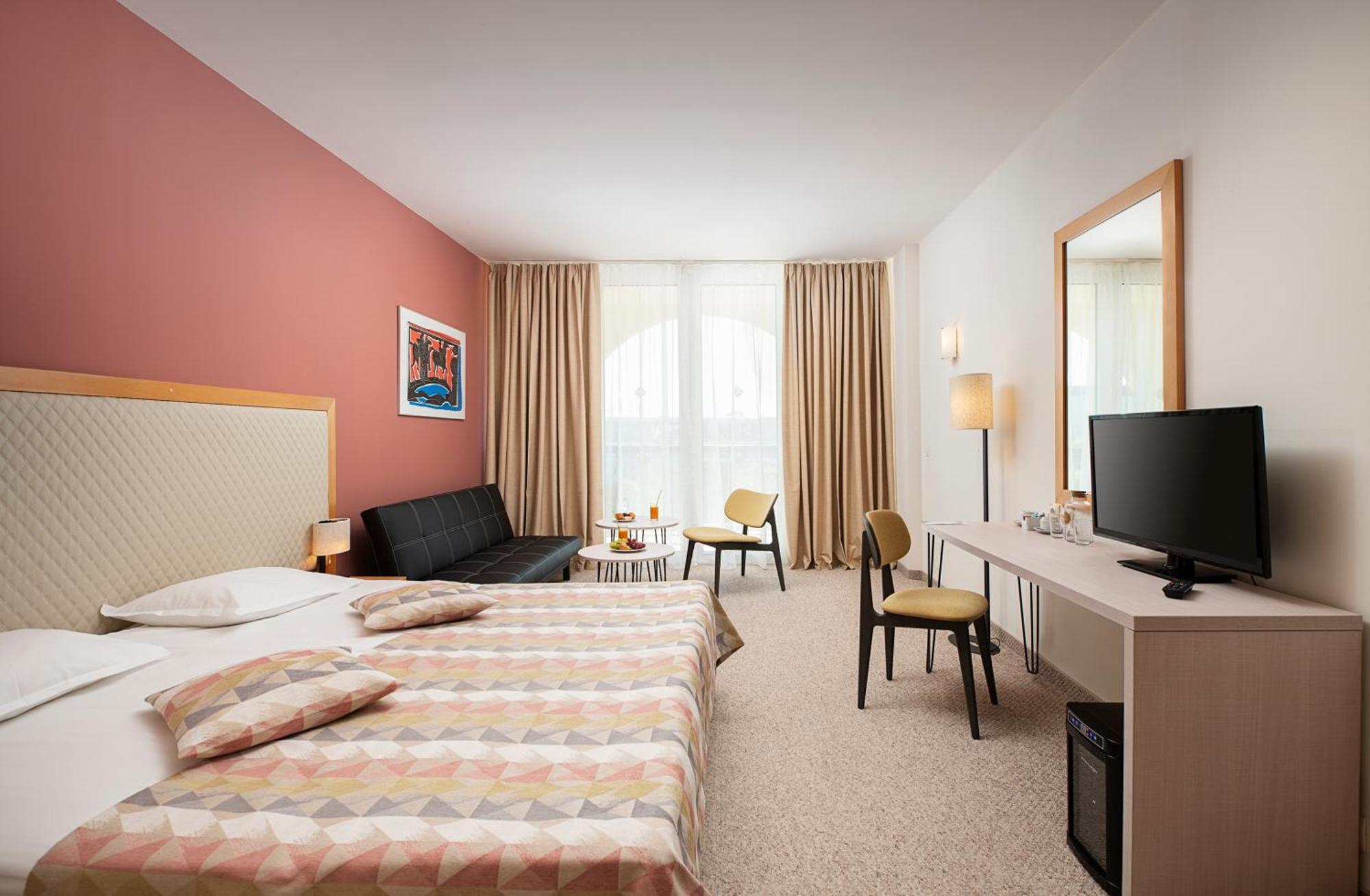 Twin Room with Pool View