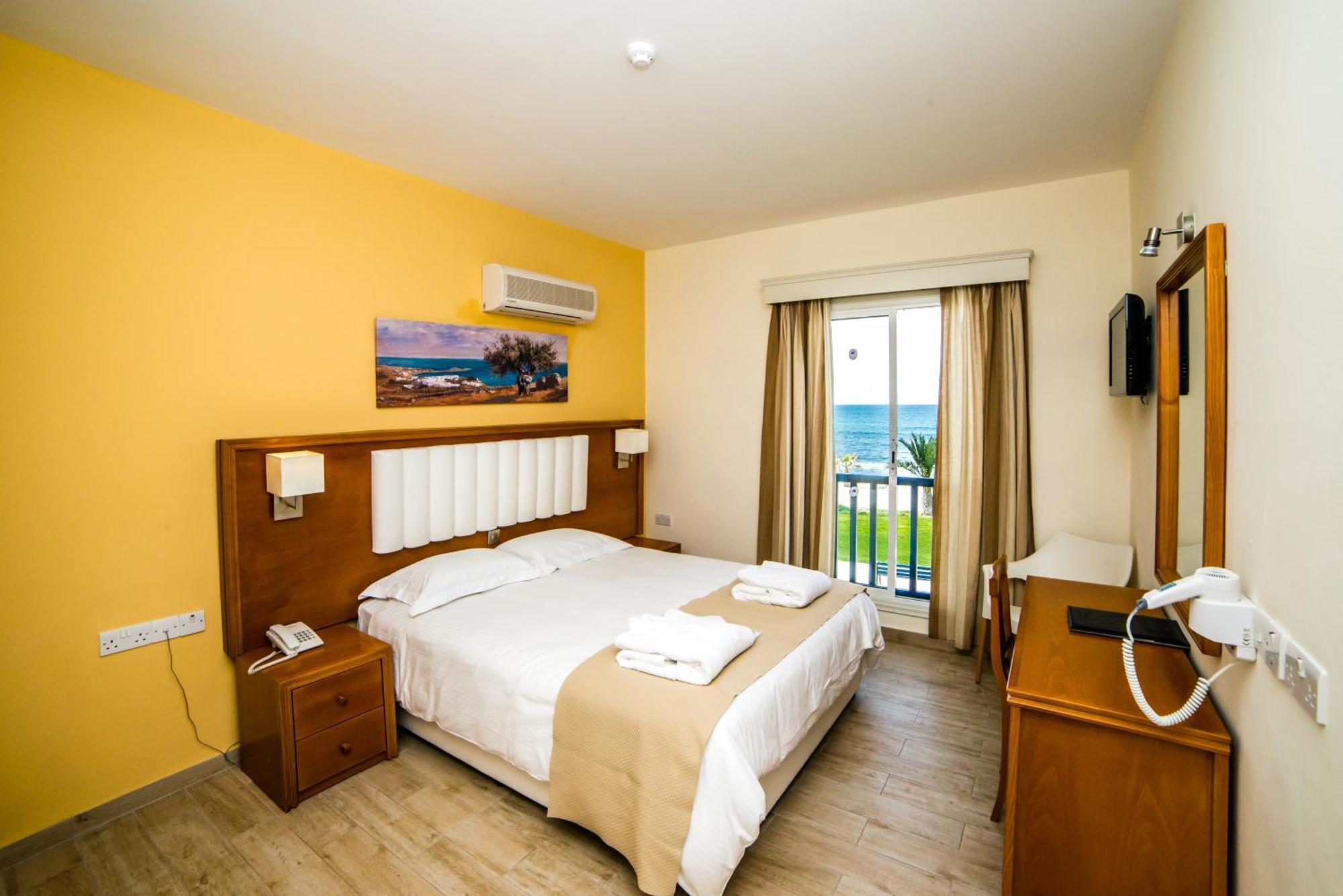 Superior One-Bedroom Apartment Sea View,1758285589:JPEG