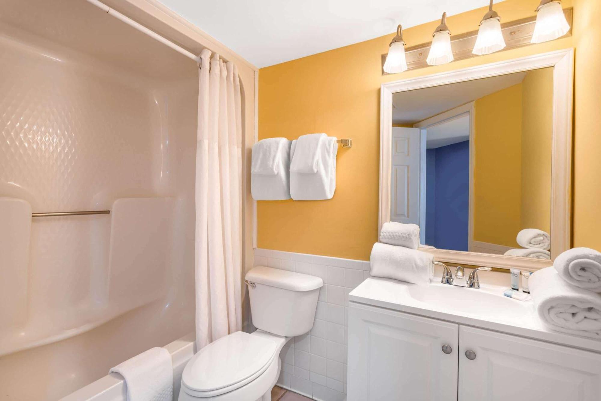 Two-Bedroom Suite One King Bed Two Twin Beds Balcony Oceanfront or Non-Smoking,1275957274:JPEG