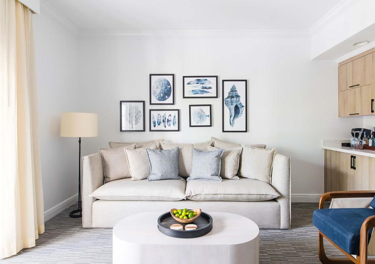 Three-Bedroom Villa Waterfront