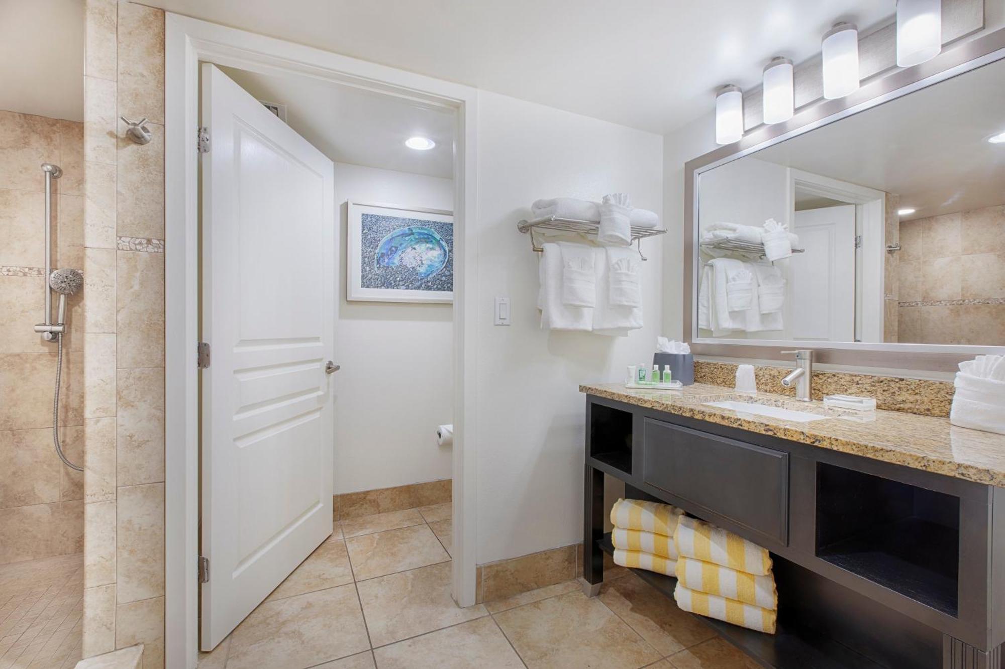 One-Bedroom Suite Oceanfront,1439175775:JPEG