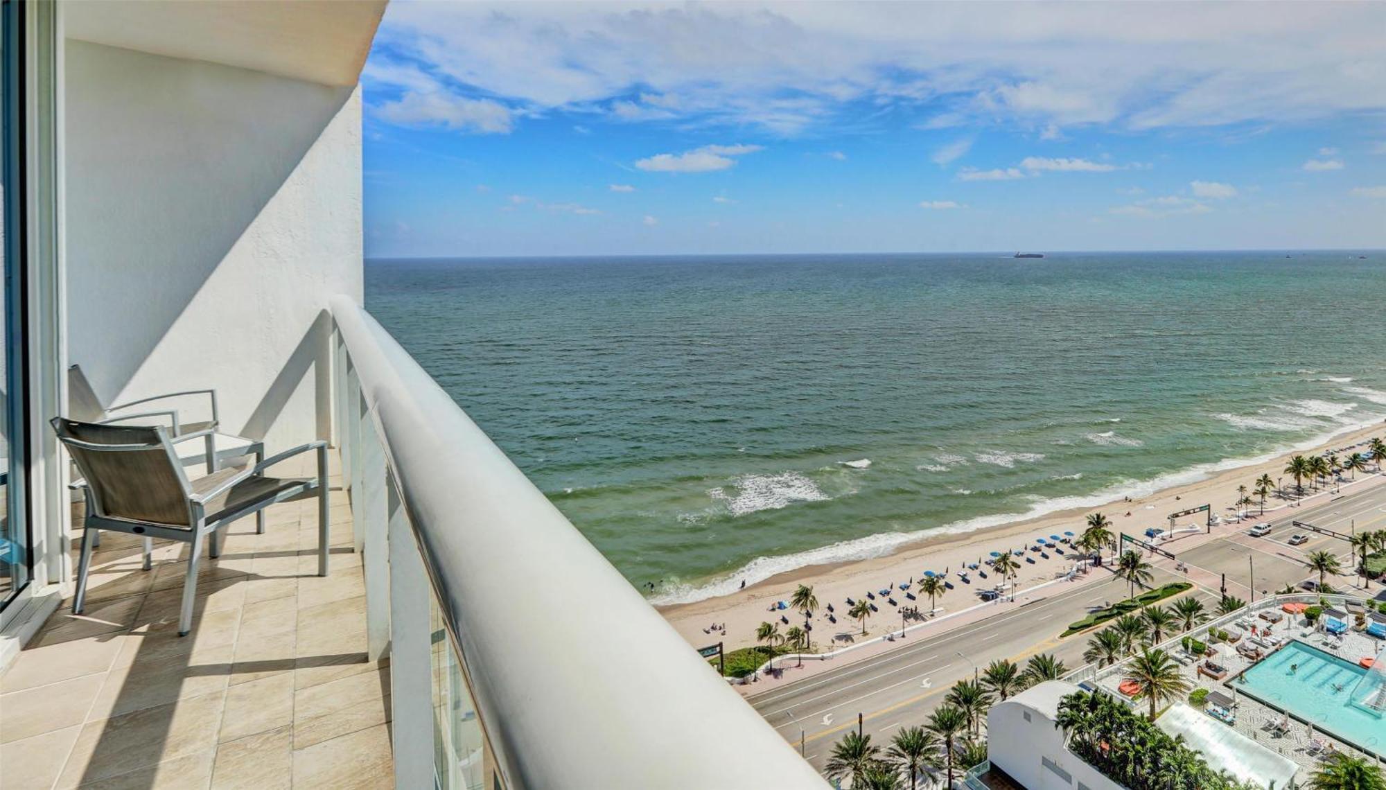 King Suite with Ocean View - Disability Access