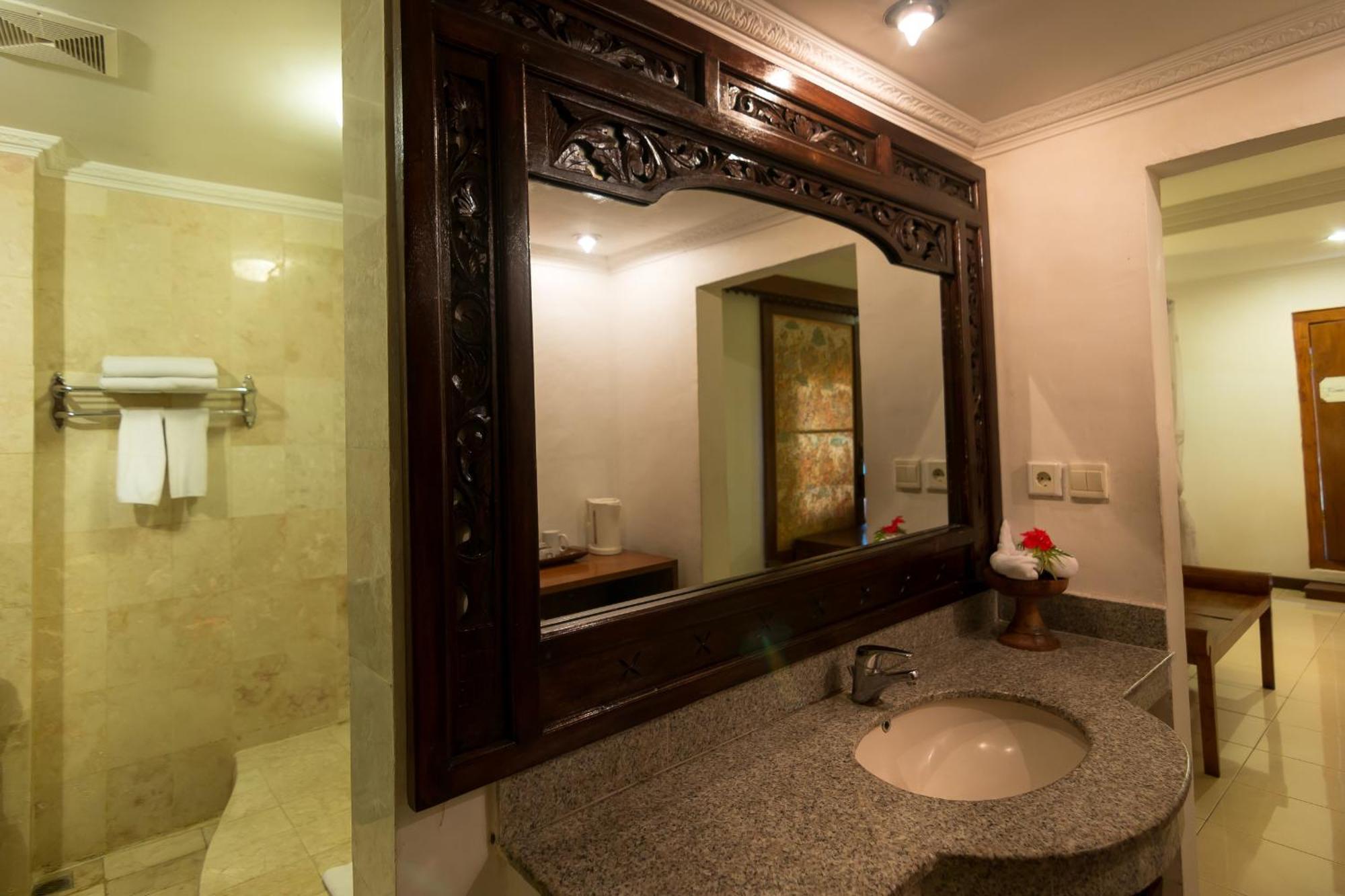Deluxe Double or Twin Room Garden View