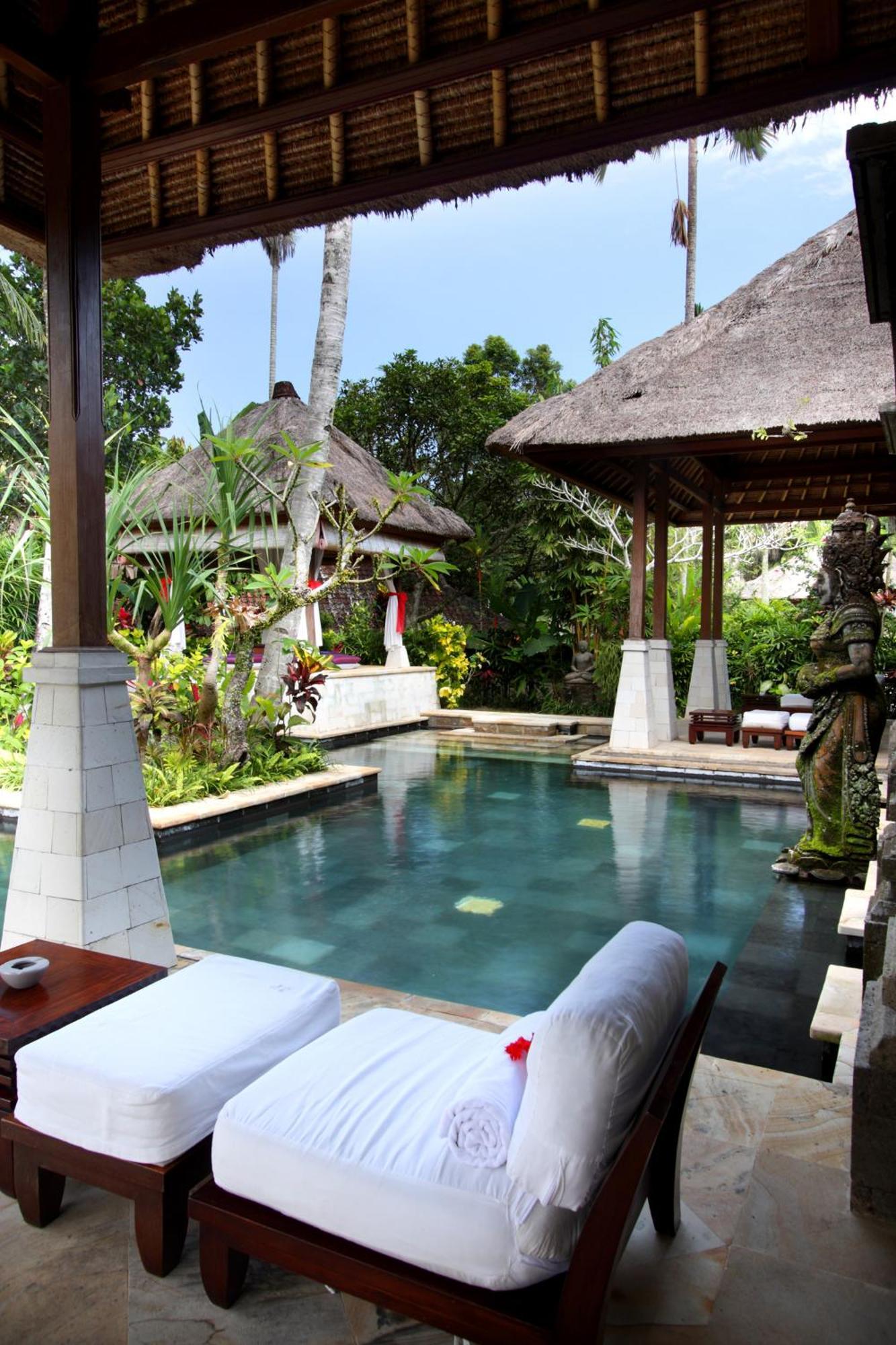 Family Pool Villa side by side Daily Afternoon Tea One Time Minibar Access to Arma Museum One-Time Scheduled Cultural Performance