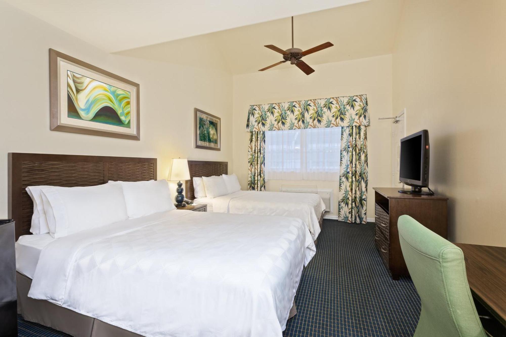 Standard Queen Room with Two Queen Beds and Courtyard View
