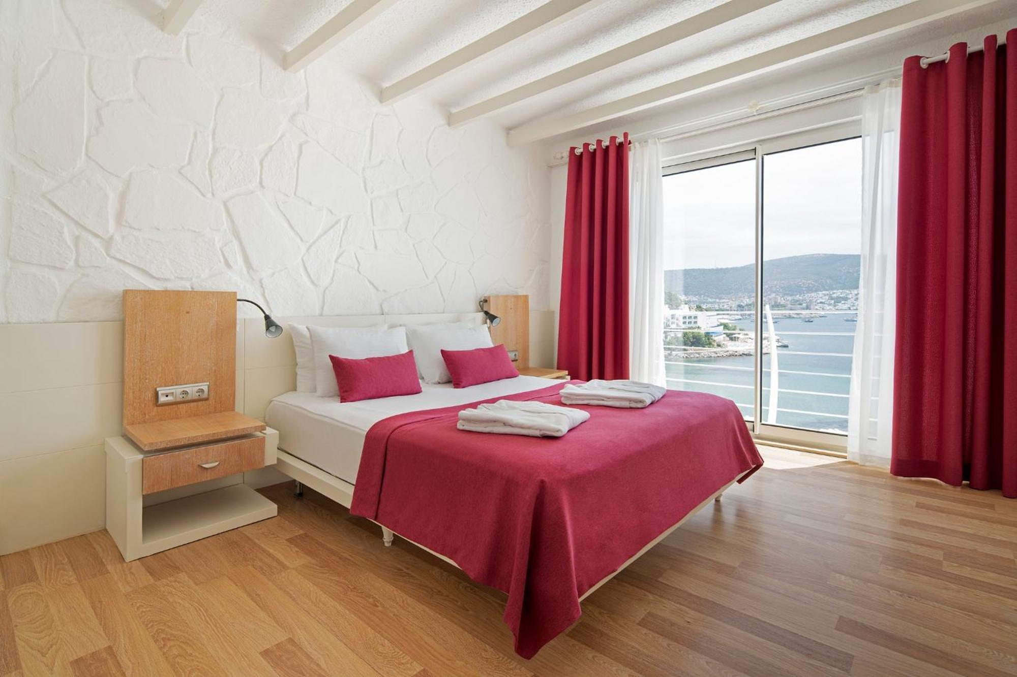 Standard Double or Twin Room Sea View