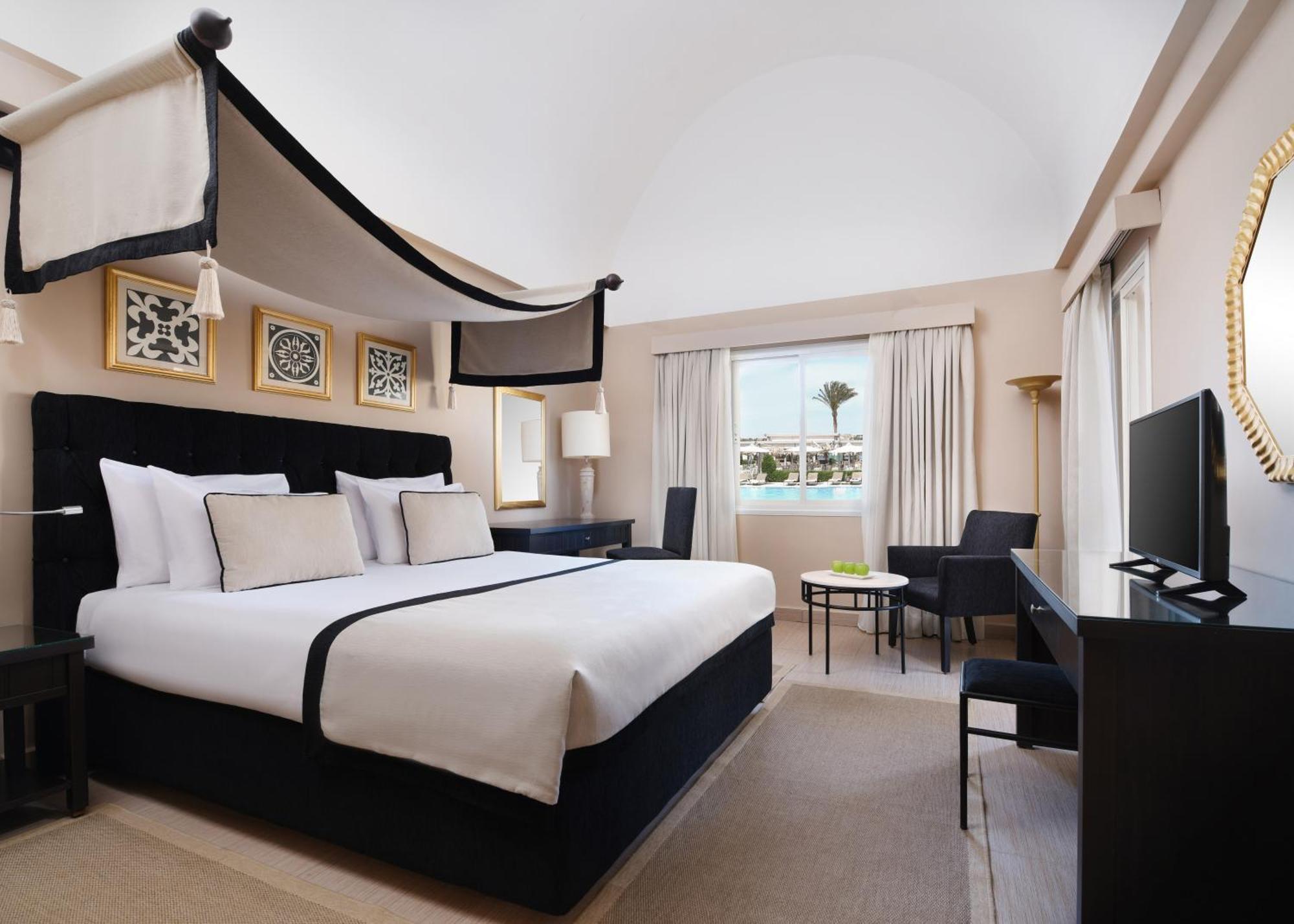 Junior Suite Queen Bed Side Sea view,1114687734:JPEG