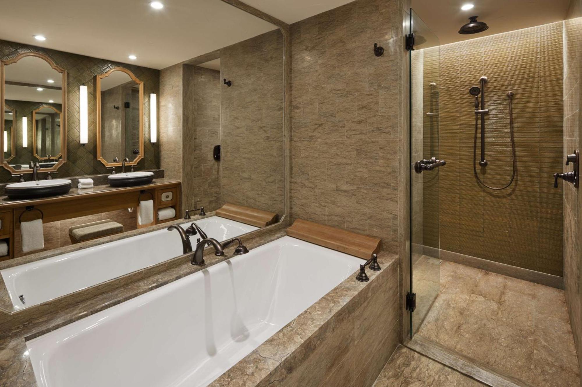 Premium King Room - Club Access,1283351101:JPEG