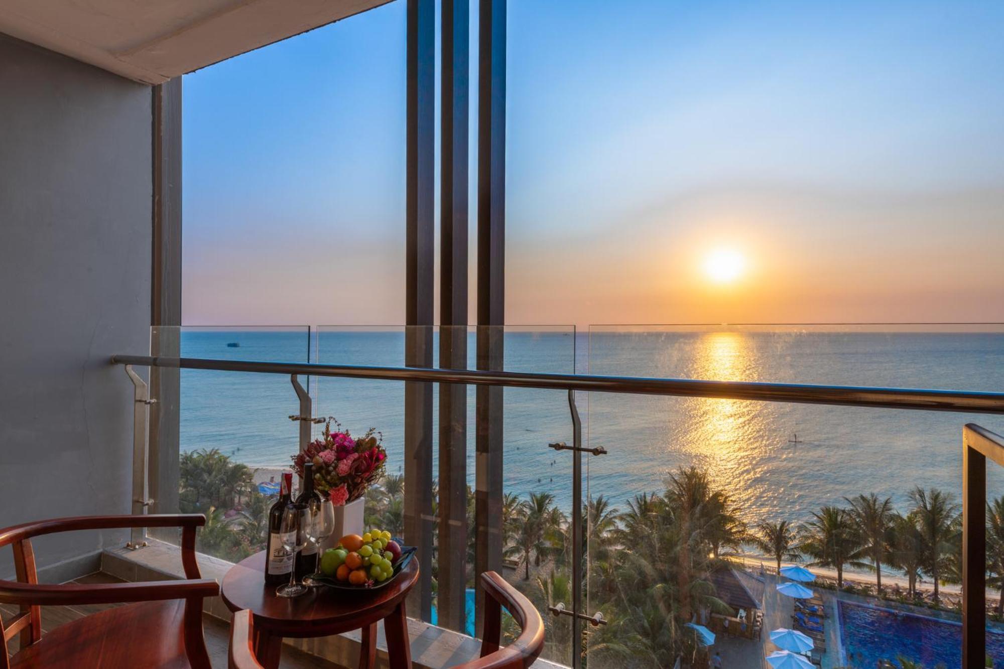 Suite,1283622268:JPEG