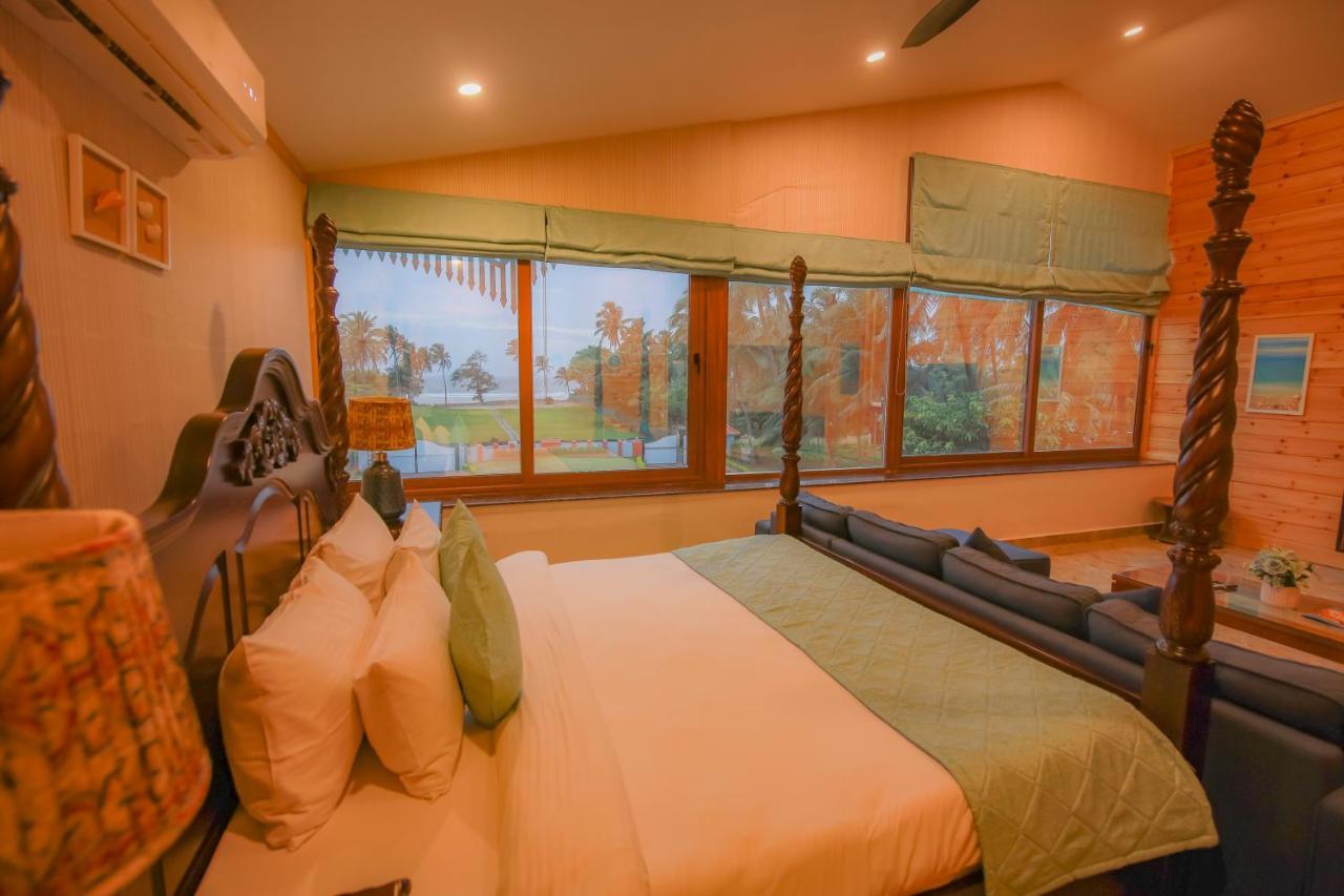 Presidential Suite - 10% Discount on Food and Beverages at Sunshine restaurant -  Complimentary Hi-Tea with Cookies (5pm to 6 pm) - Happy Hours 1+1 (12:00 to 07:00pm)