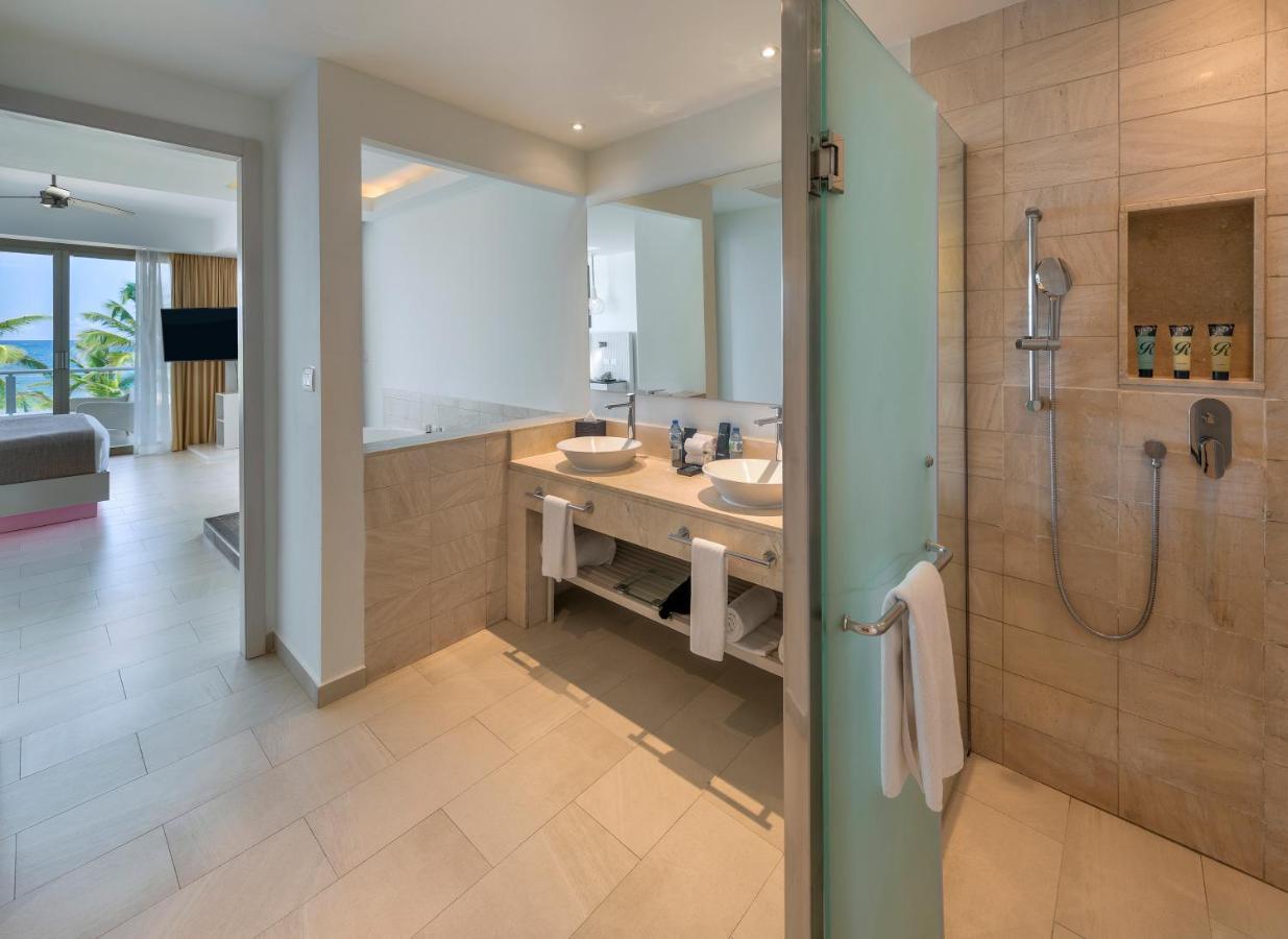 Luxury Presidential Ocean Front Swim Out One Bedroom Suite Diamond Club