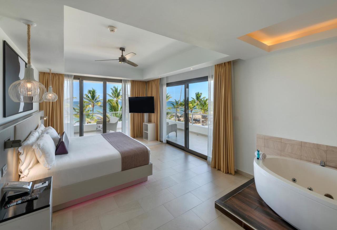 Luxury Presidential Ocean Front Swim Out One Bedroom Suite Diamond Club