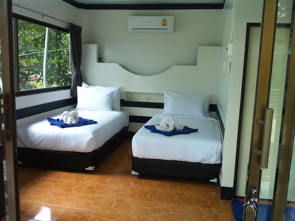 Double or Twin Room with Sea View