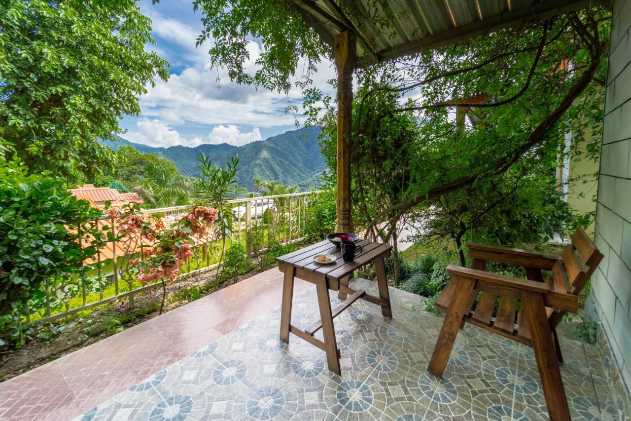 Deluxe Room (2 Adults + 1 Child),1348234682:JPEG